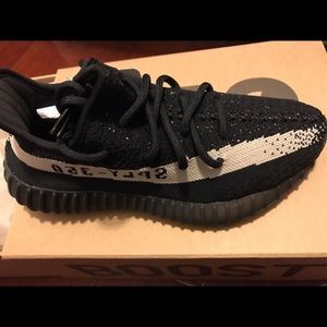 Yeezy 350 V2